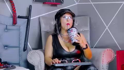 Miss Evangeline    online show from September 17, 3:15 am