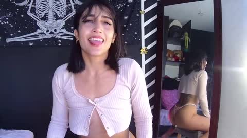 Snapshot of evangelinecors chatting on February 12, 6:40 pm  Eva online show from February 12, 6:40 pm