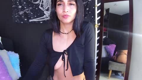 Snapshot of evangelinecors chatting on March 4, 6:39 pm  Eva online show from March 4, 6:39 pm