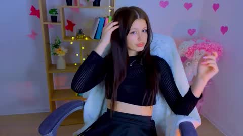 EvaOnyx online show from February 28, 4:39 pm