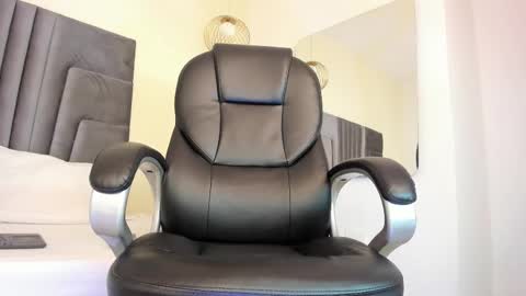 Eva online show from March 11, 7:36 pm