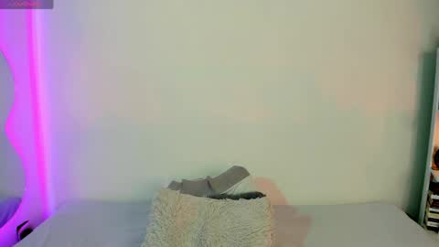 EVARITZ online show from April 18, 2:41 pm