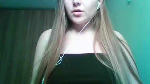 evasapples2026 online show from February 28, 10:31 pm