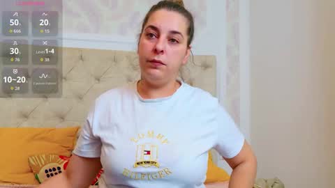 Snapshot of evasinclairr chatting on October 14, 3:53 am evasinclairr online show from October 14, 3:53 am