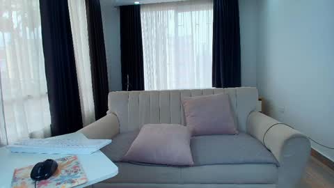  EVA LUNA online show from May 5, 2:53 pm