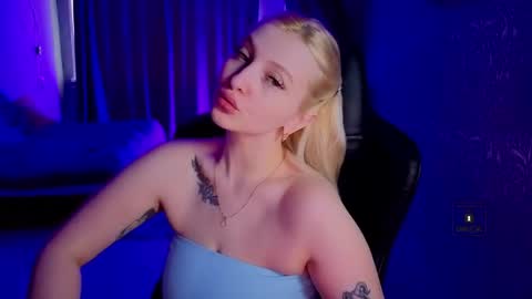 evavibe online show from April 12, 6:16 am