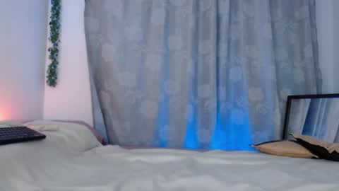 Snapshot of eve_blue77 chatting on January 14, 5:40 am Eve Blue friends. IG eve blue77 TW EveBlue 1 OF eveblue7 online show from January 14, 5:40 am