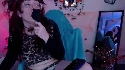 Snapshot of eve_blue77 chatting on October 31, 2:46 am Eve Blue friends. IG eve blue77 TW EveBlue 1 OF eveblue7 online show from October 31, 2:46 am