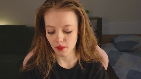 Snapshot of eveleen_soleen chatting on January 10, 8:37 pm Eveleen online show from January 10, 8:37 pm
