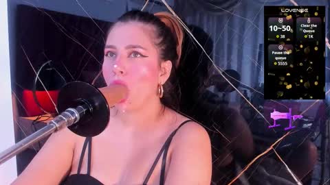 Snapshot of evelin_belen chatting on October 26, 12:44 pm EVELIN online show from October 26, 12:44 pm