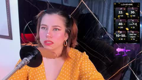 Snapshot of evelin_belen chatting on October 24, 12:34 pm EVELIN online show from October 24, 12:34 pm