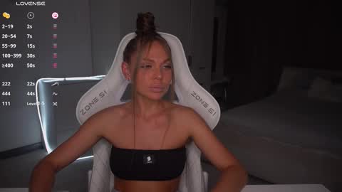 Evelina online show from October 8, 3:16 pm