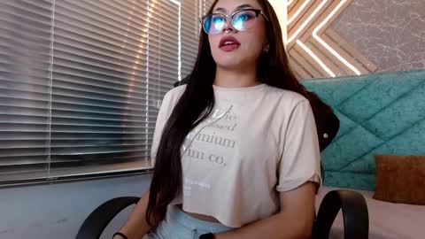 Snapshot of eveline_figeroa chatting on February 25, 7:16 pm Eveline online show from February 25, 7:16 pm
