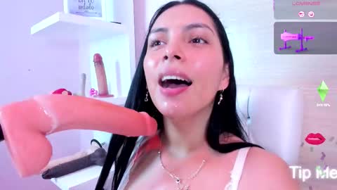 Snapshot of evelinn_belen chatting on October 4, 4:22 pm Evelinn belen online show from October 4, 4:22 pm