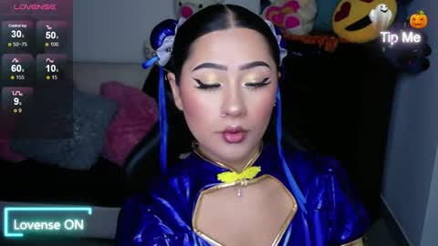 Evelyn online show from October 31, 11:25 am