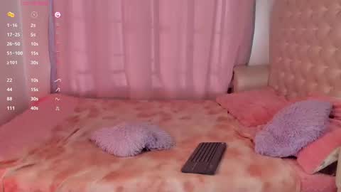 Snapshot of evelyn_evelyn chatting on October 2, 9:42 pm evelyn evelyn online show from October 2, 9:42 pm