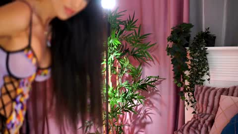 Evelyn online show from January 13, 8:04 pm