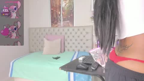 evelyn_jones9 online show from February 10, 12:52 am