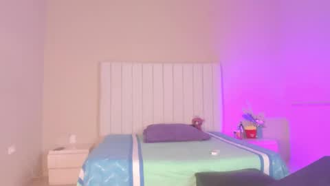 evelyn_jones9 online show from February 8, 2:04 am