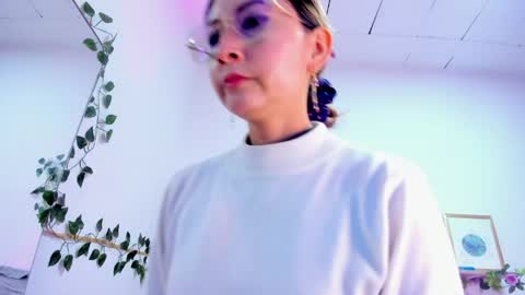 evelyn_miller___ online show from April 13, 6:41 pm