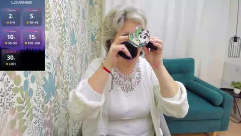 Evelyn online show from December 23, 5:22 am