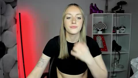 evelynblond online show from February 12, 2:19 pm