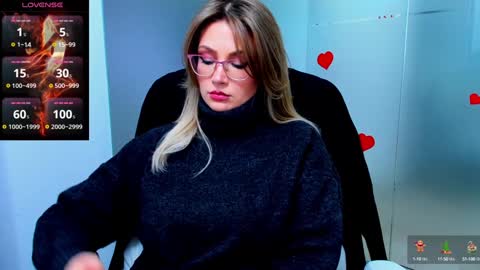 Snapshot of evelyne_rose chatting on January 14, 6:34 am evelyne_rose online show from January 14, 6:34 am