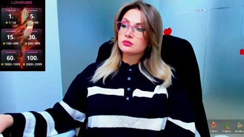 Snapshot of evelyne_rose chatting on January 15, 6:12 am evelyne_rose online show from January 15, 6:12 am