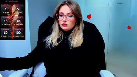 Snapshot of evelyne_rose chatting on February 12, 5:58 am evelyne_rose online show from February 12, 5:58 am