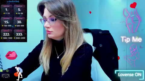 evelyne_rose online show from November 19, 6:13 am