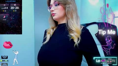 evelyne_rose online show from September 19, 5:06 am