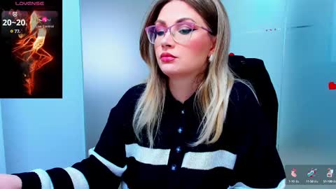Snapshot of evelyne_rose chatting on March 12, 6:07 am evelyne_rose online show from March 12, 6:07 am