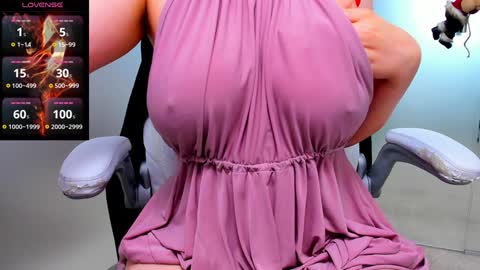 Snapshot of evelyne_rose chatting on December 28, 11:09 am evelyne_rose online show from December 28, 11:09 am
