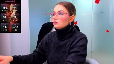 Snapshot of evelyne_rose chatting on December 17, 6:13 am evelyne_rose online show from December 17, 6:13 am