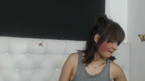 Evelyne online show from April 9, 6:19 am