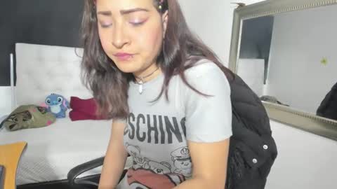 Evelyne online show from October 2, 5:01 am