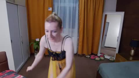 evelynreagan online show from June 27, 7:09 am