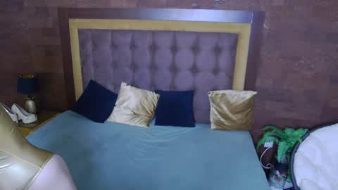evelynreagan online show from June 18, 7:21 am