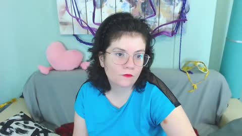 Snapshot of everly_rays chatting on December 6, 4:58 am Everly online show from December 6, 4:58 am