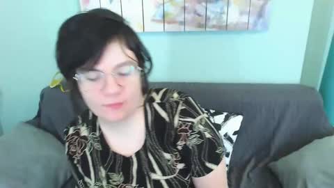 Snapshot of everly_rays chatting on March 5, 9:38 am Everly online show from March 5, 9:38 am