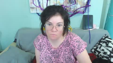 Snapshot of everly_rays chatting on December 25, 12:05 am Everly online show from December 25, 12:05 am