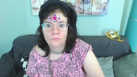 Snapshot of everly_rays chatting on January 11, 8:00 am Everly online show from January 11, 8:00 am