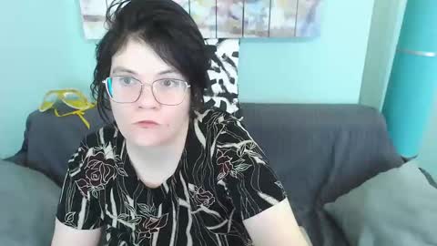 Snapshot of everly_rays chatting on March 7, 5:18 am Everly online show from March 7, 5:18 am