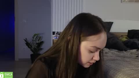 evi_woow online show from November 9, 9:44 pm