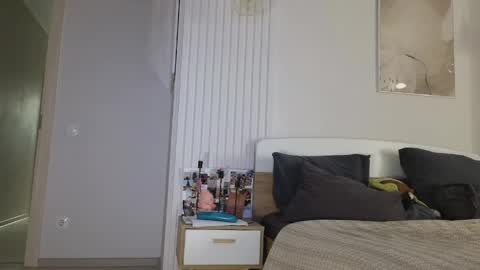 evi_woow online show from April 13, 9:26 pm