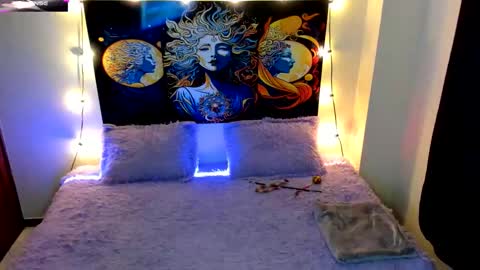 Evie99  online show from October 17, 3:37 pm