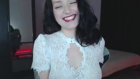 Lessie online show from November 8, 7:30 pm