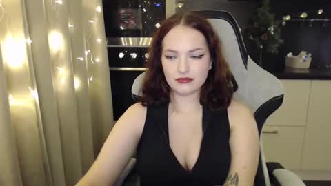 Lessie online show from December 17, 8:21 pm