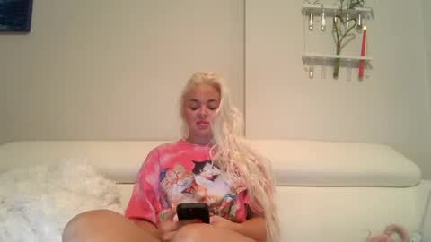 Badblondebunny online show from December 2, 11:38 pm