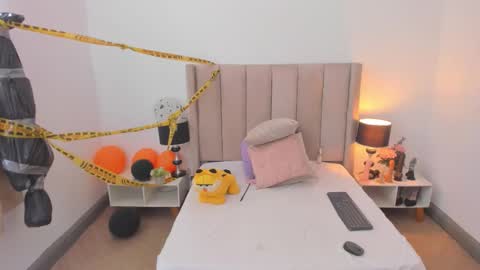 evvaa_moon online show from October 11, 2:20 pm